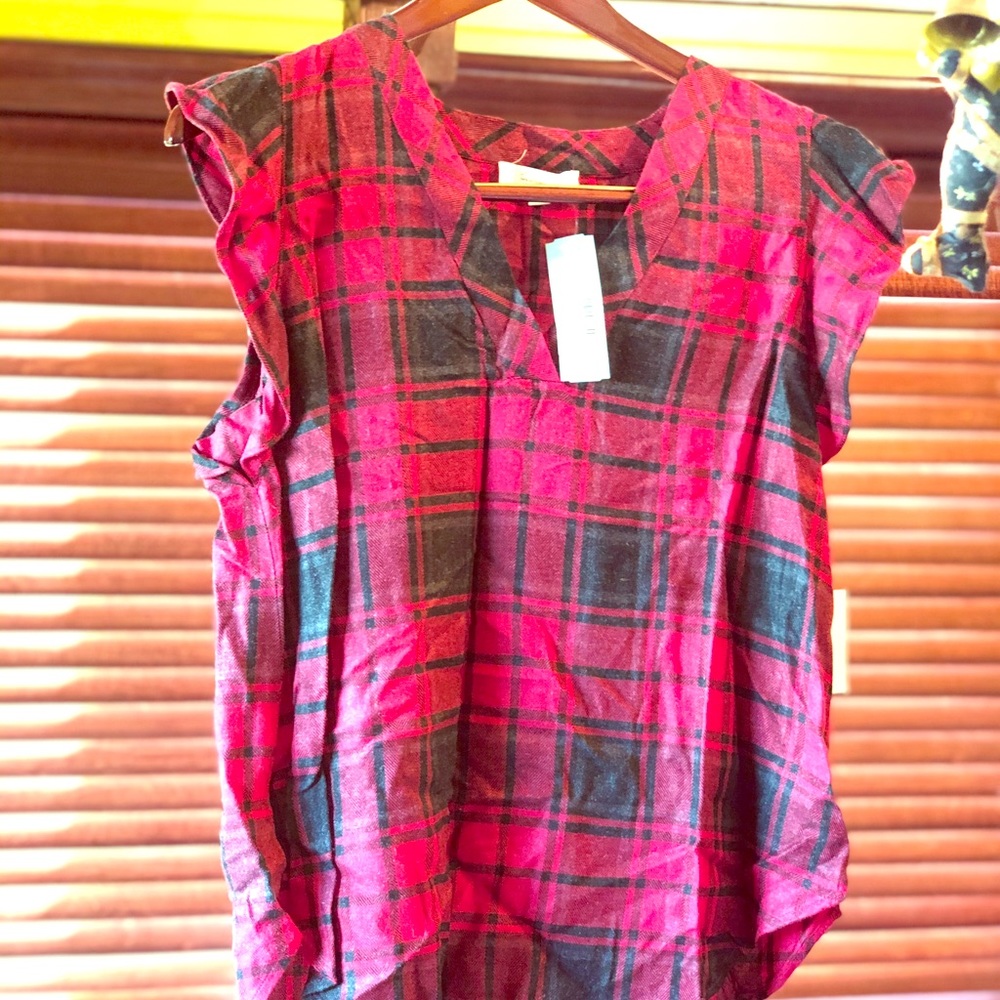 Two by Vince Camuto Giana flutter sleeve